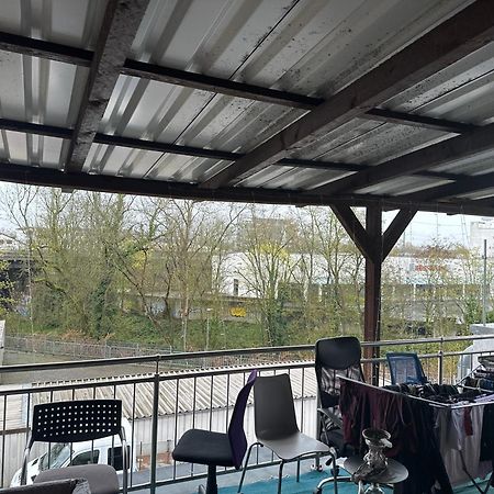 Schoenes Zimmer In Bahnhofsnaehe In Einer Wohnung Mit Grosser Terrasse Gießen Eksteriør bilde