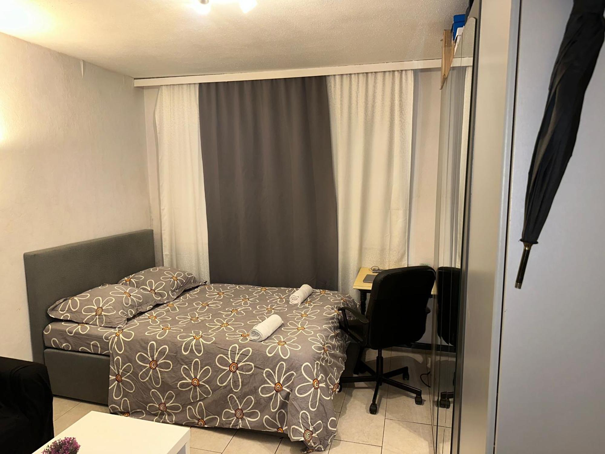 Schoenes Zimmer In Bahnhofsnaehe In Einer Wohnung Mit Grosser Terrasse Gießen Eksteriør bilde